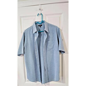 Croft and Barrow  Blue Short Sleeve Button Down Shirt Sz Medium